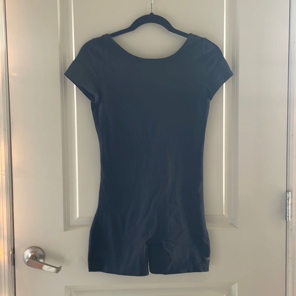 Aritzia TNa workout onzie